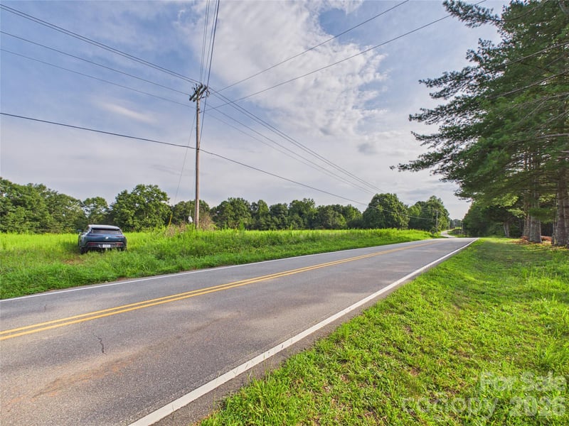 6836 George Hildebran School Rd, Hickory, NC 28602
