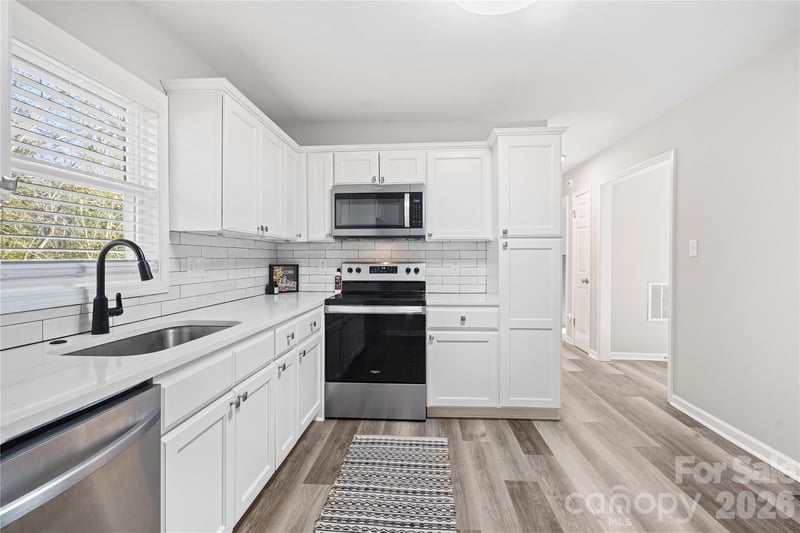 624 Dundeen Dr, Gastonia, NC 28052