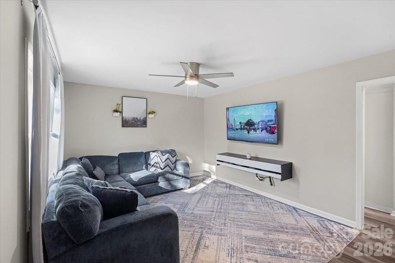 624 Dundeen Dr, Gastonia, NC 28052