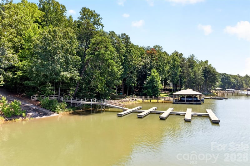4565 River Hills Dr, Denver, NC 28037