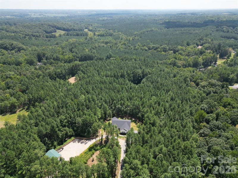 997 S Skyland Dr, Mount Pleasant, NC 28124
