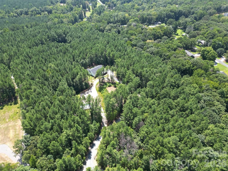 997 S Skyland Dr, Mount Pleasant, NC 28124