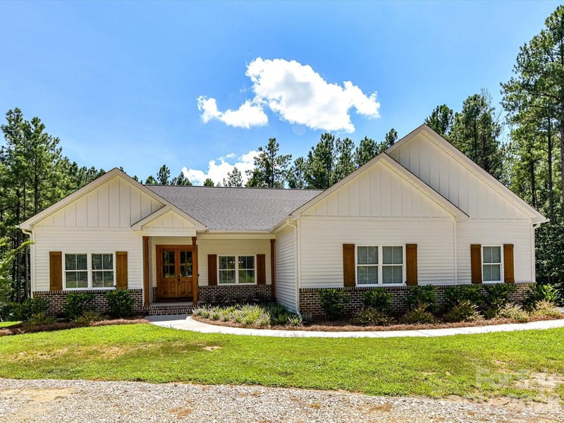 997 S Skyland Dr, Mount Pleasant, NC 28124