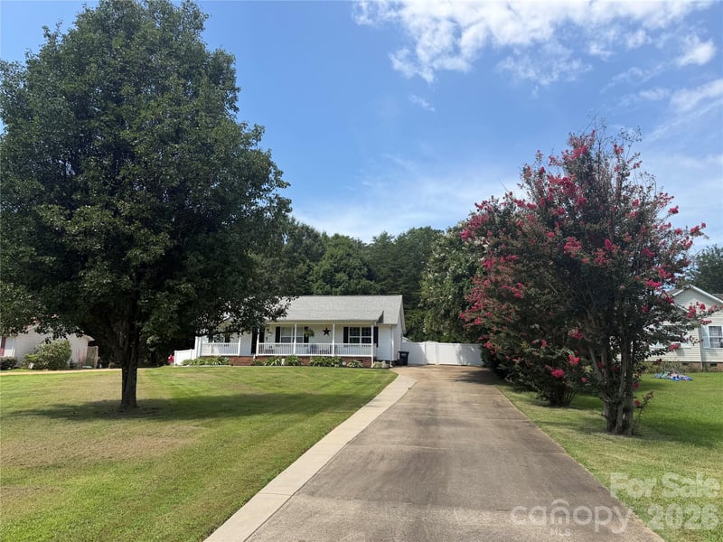 132 Kendra Dr, Mooresville, NC 28117