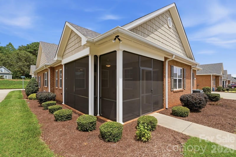 8213 Rainier Dr, Denver, NC 28037