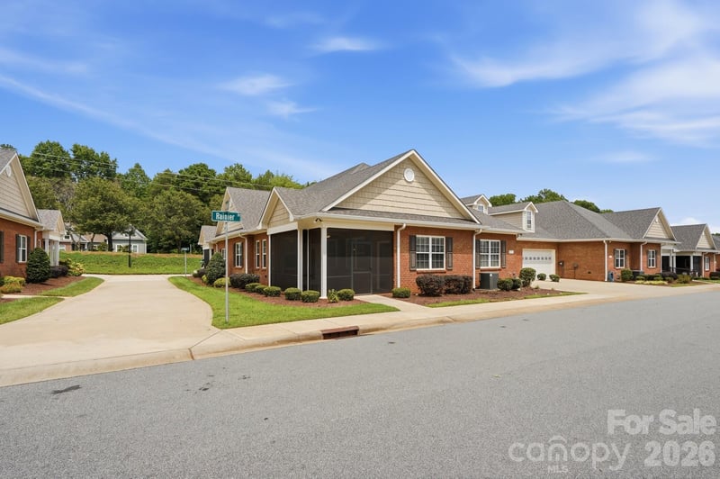 8213 Rainier Dr, Denver, NC 28037
