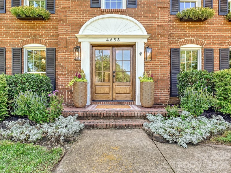 4638 Deanscroft Dr, Charlotte, NC 28226