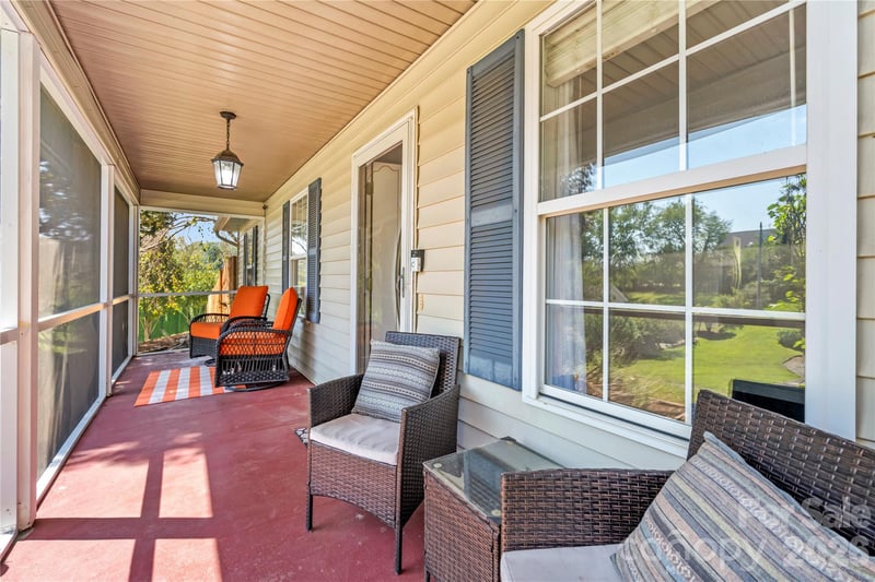 12 Sydney Ln, Asheville, NC 28806