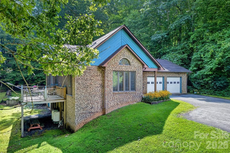 108 Shenandoah Dr, Burnsville, NC 28714