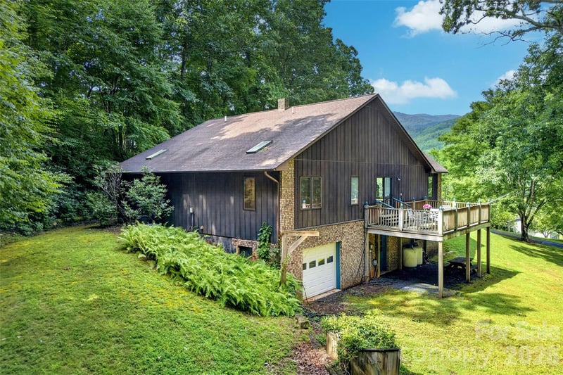 108 Shenandoah Dr, Burnsville, NC 28714