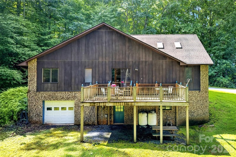 108 Shenandoah Dr, Burnsville, NC 28714