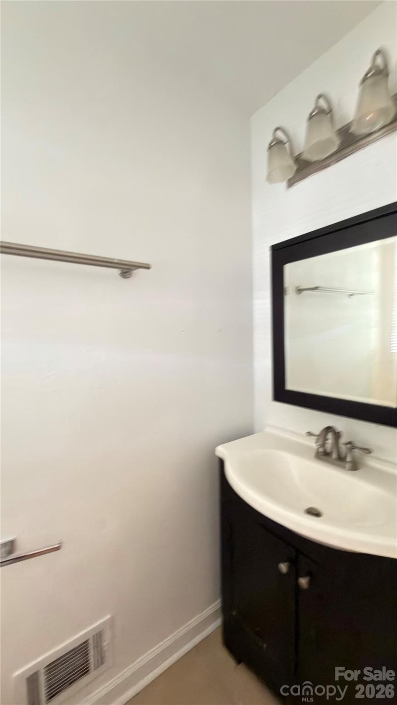 4131 Woodgreen Ter, Charlotte, NC 28205