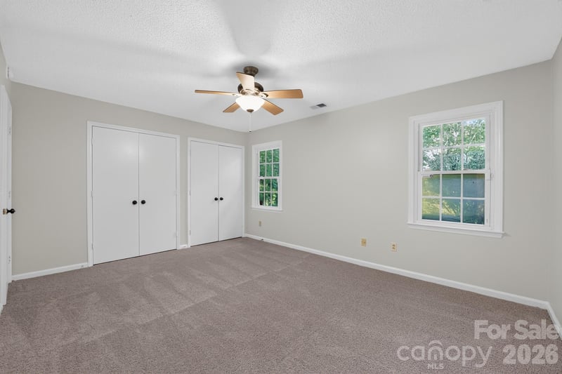 8316 Summerglen Cir, Charlotte, NC 28227