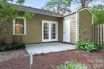 8316 Summerglen Cir, Charlotte, NC 28227