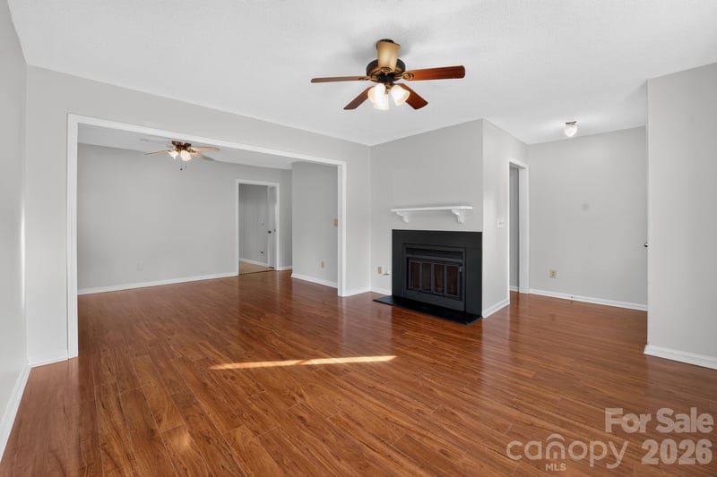 8316 Summerglen Cir, Charlotte, NC 28227