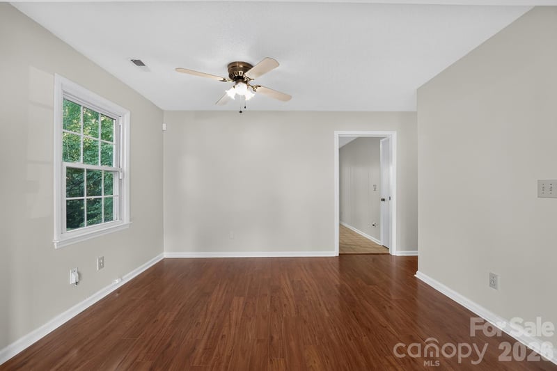 8316 Summerglen Cir, Charlotte, NC 28227