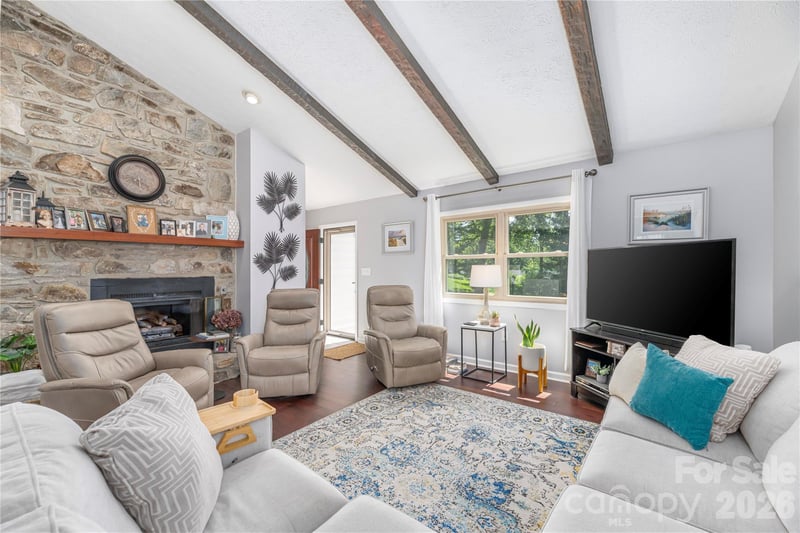 115 Hazelview Dr, Waynesville, NC 28786