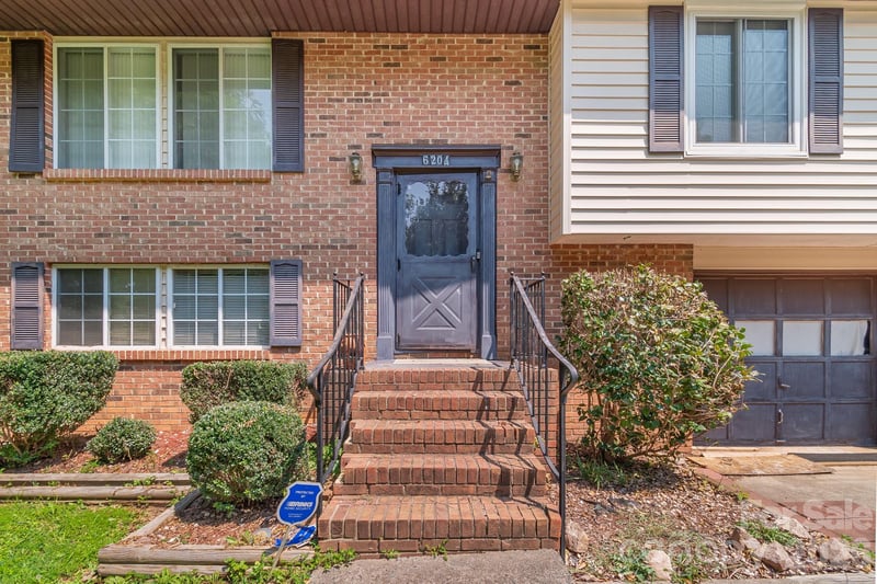 6204 Turtle Neck Ln, Charlotte, NC 28227