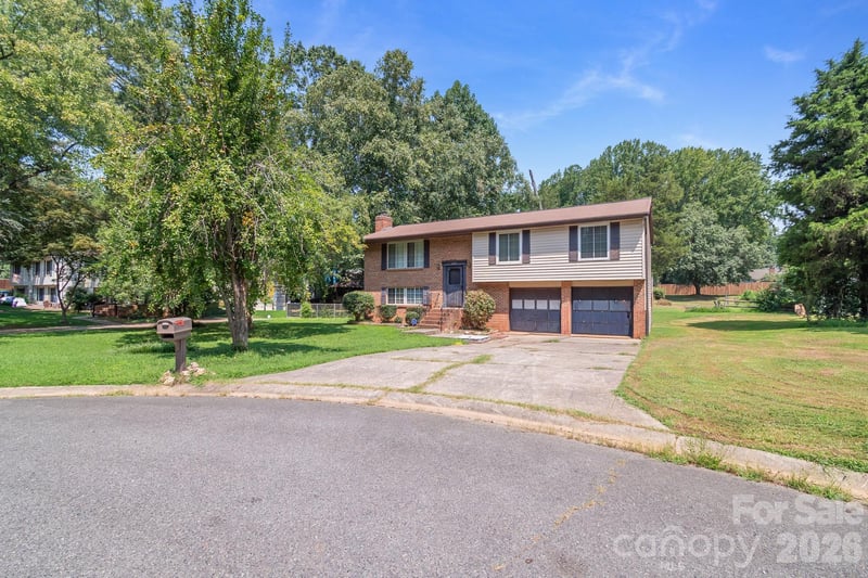 6204 Turtle Neck Ln, Charlotte, NC 28227