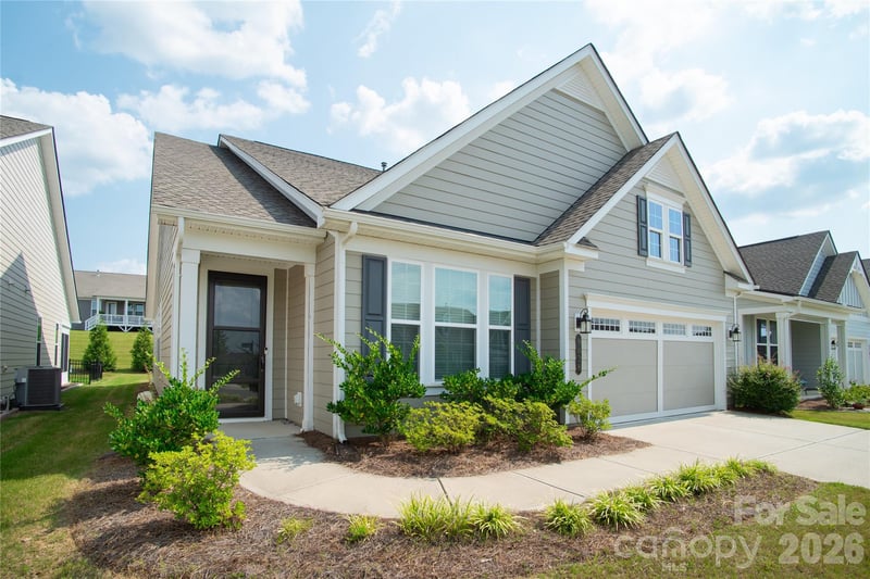 9038 Daring Ct, Charlotte, NC 28215