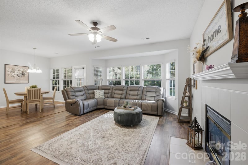 108 Summerbrook Ln, Mooresville, NC 28117