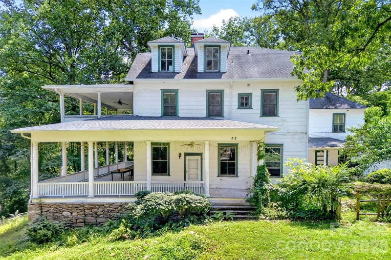 22 Woodbend Ln, Black Mountain, NC 28711