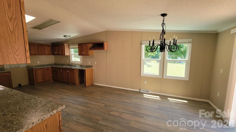 5401 Creek Run Ct, Bessemer City, NC 28086