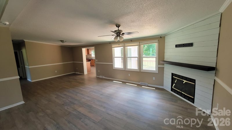 5401 Creek Run Ct, Bessemer City, NC 28086