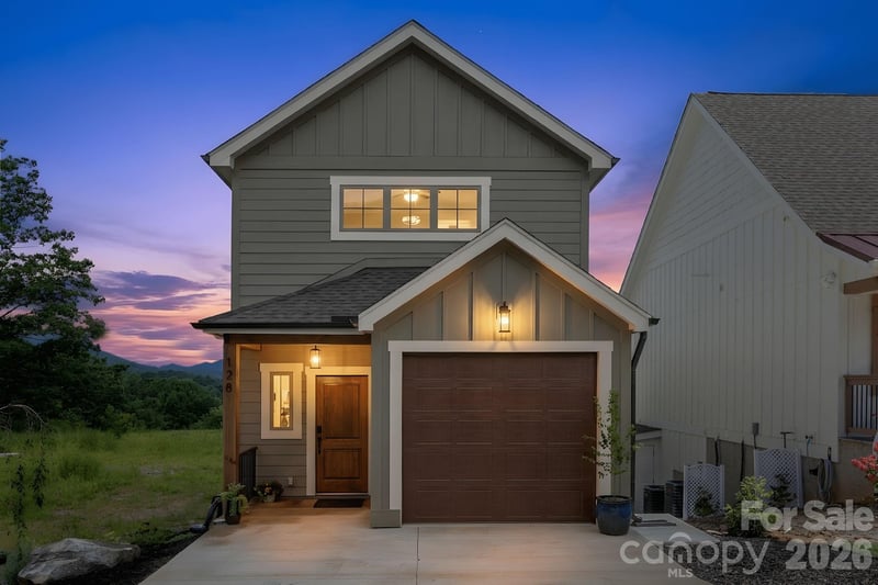128 Chepstow Pl, Black Mountain, NC 28711