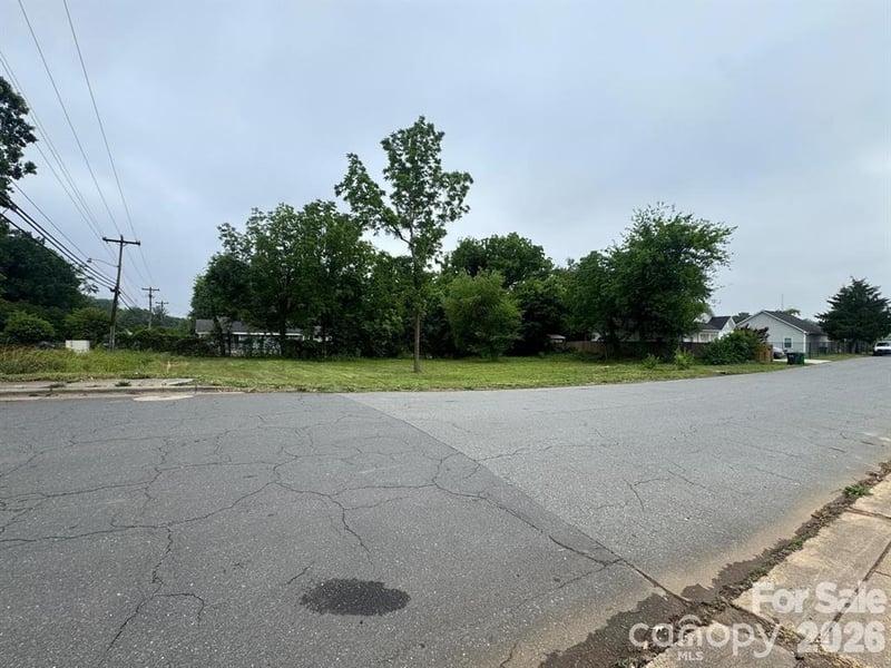 2211 Carmine St, Charlotte, NC 28206
