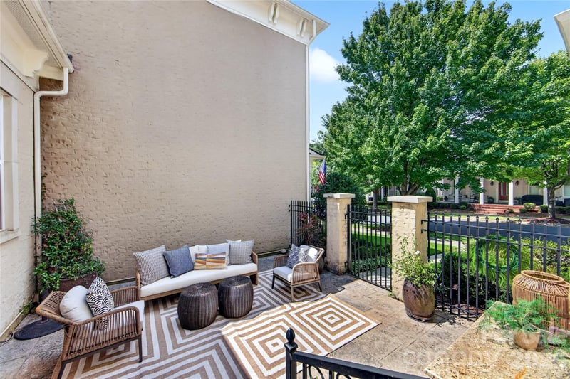 9517 Wheatfield Rd, Charlotte, NC 28277