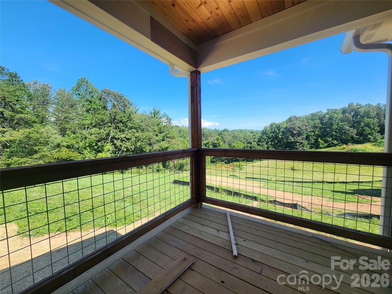 10 Setter Ln, Weaverville, NC 28787