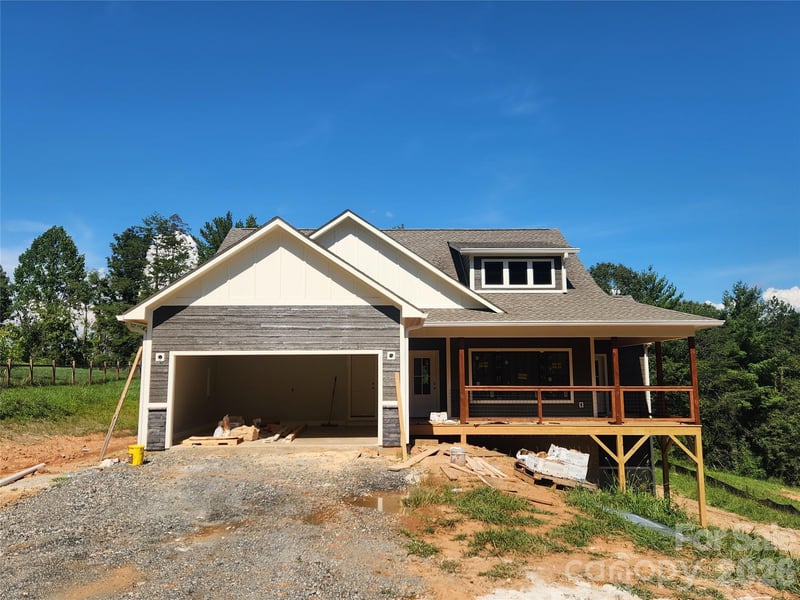 10 Setter Ln, Weaverville, NC 28787