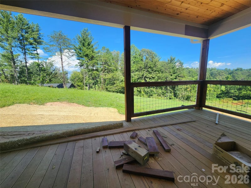 10 Setter Ln, Weaverville, NC 28787