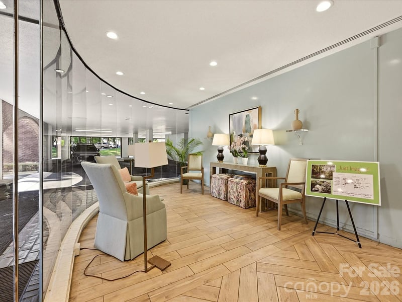 806 Cherokee Rd, Charlotte, NC 28207
