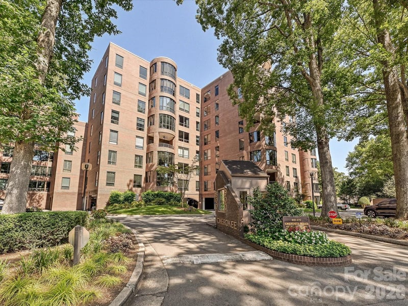 806 Cherokee Rd, Charlotte, NC 28207