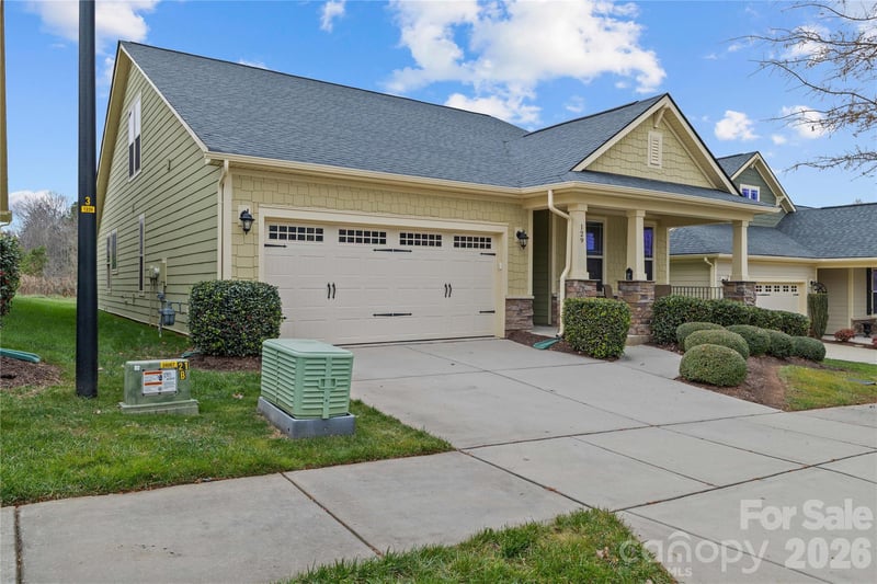 129 Johnson Manor St, Mooresville, NC 28115