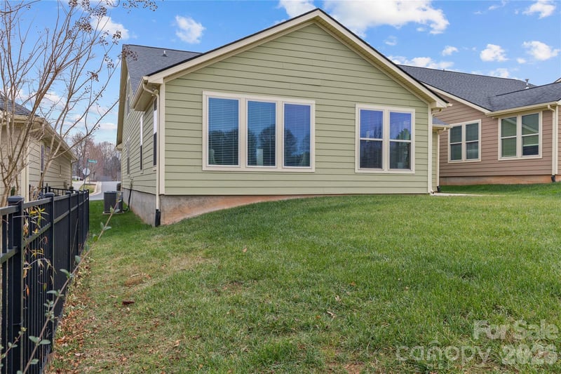 129 Johnson Manor St, Mooresville, NC 28115