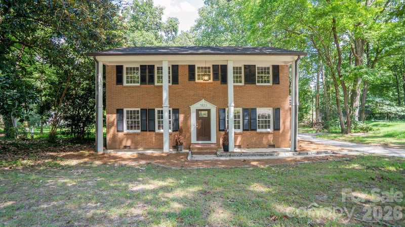 7823 Elwood Dr, Charlotte, NC 28227