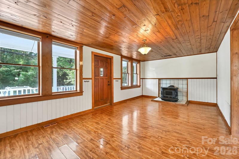 376 Fairview Rd, Asheville, NC 28803