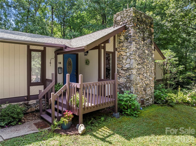 10 Brook Forest Dr, Arden, NC 28704