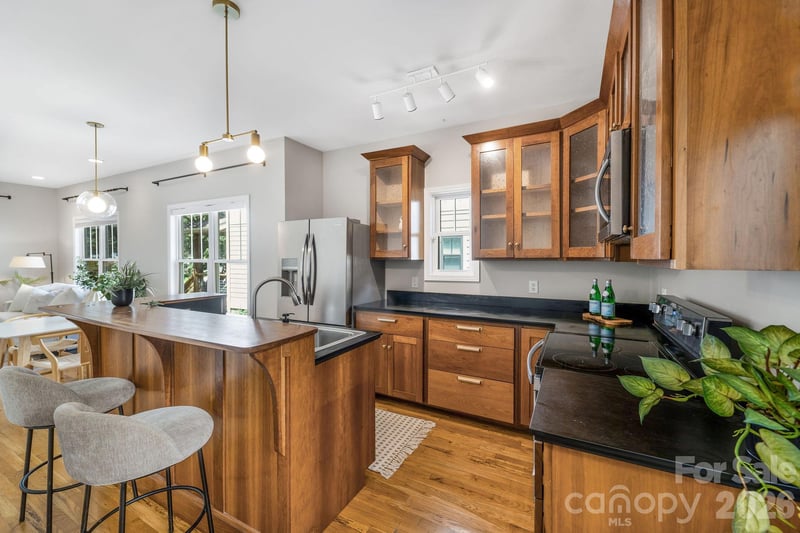 92 Martin Ave, Asheville, NC 28806
