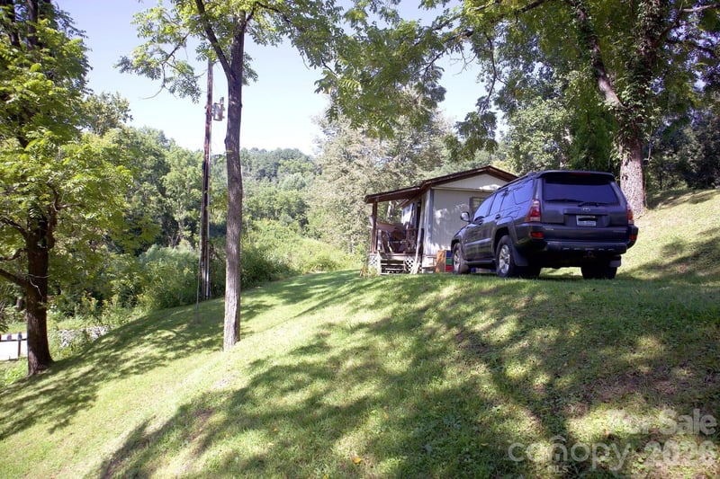 11 Jody Ln, Weaverville, NC 28787