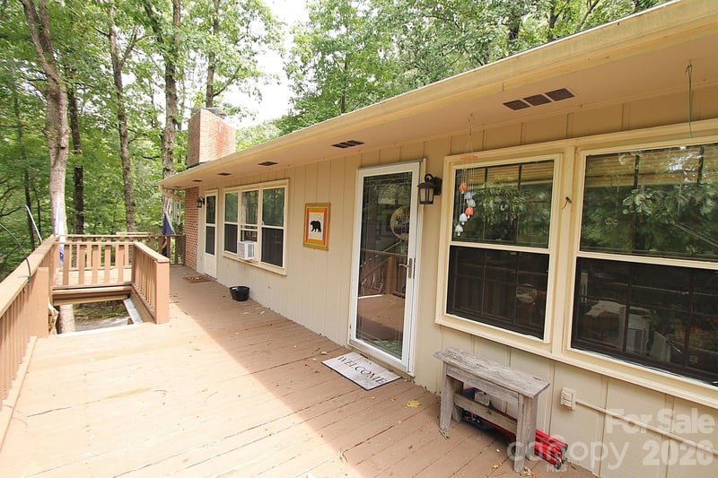 86 Pine Ridge Rd, Hendersonville, NC 28792