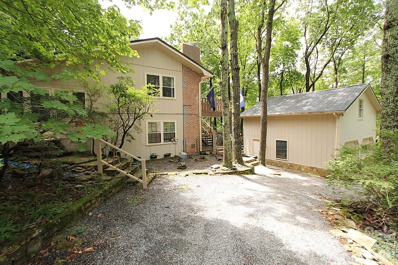86 Pine Ridge Rd, Hendersonville, NC 28792