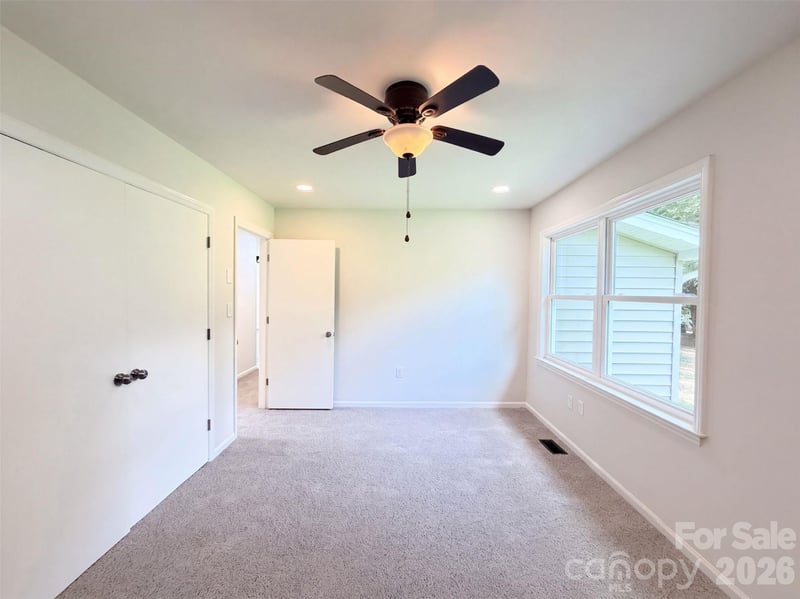 8332 Clear Meadow Ln, Charlotte, NC 28227