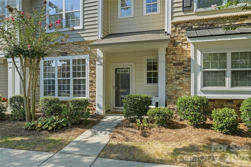 1028 Tabard Ln, Matthews, NC 28104