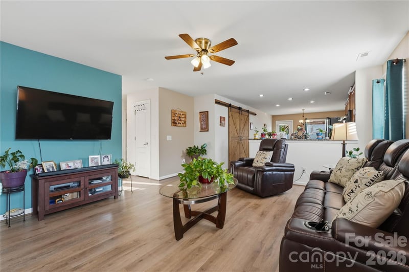 865 Willow Creek Dr, Gastonia, NC 28054