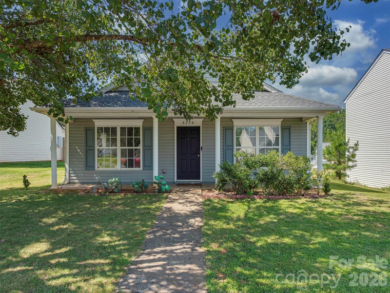 2710 Blackberry Ridge Ln, Charlotte, NC 28208