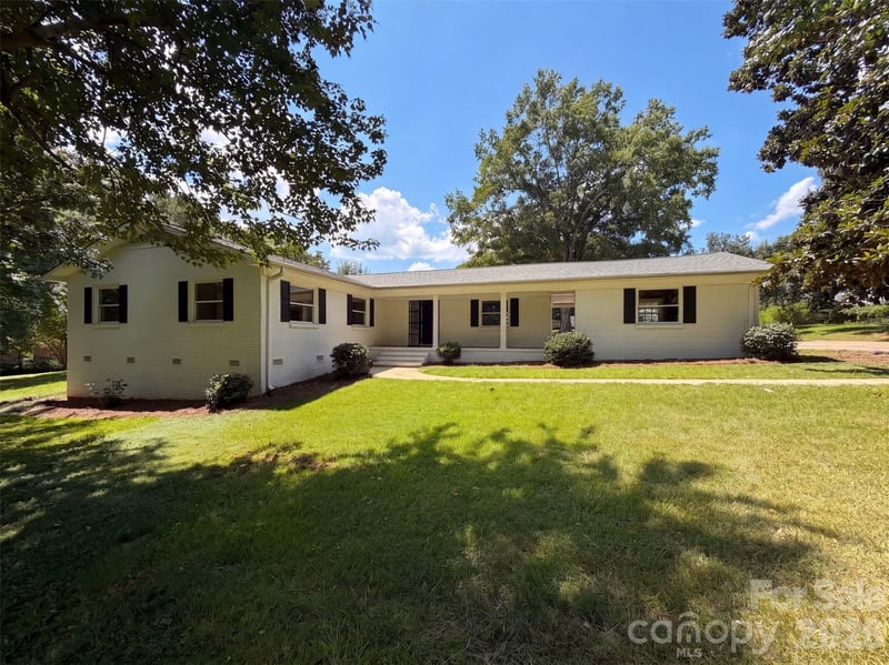 8519 Denbur Dr, Charlotte, NC 28215